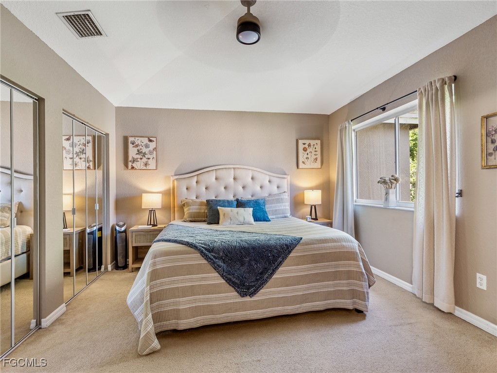 9666 Roundstone CIR