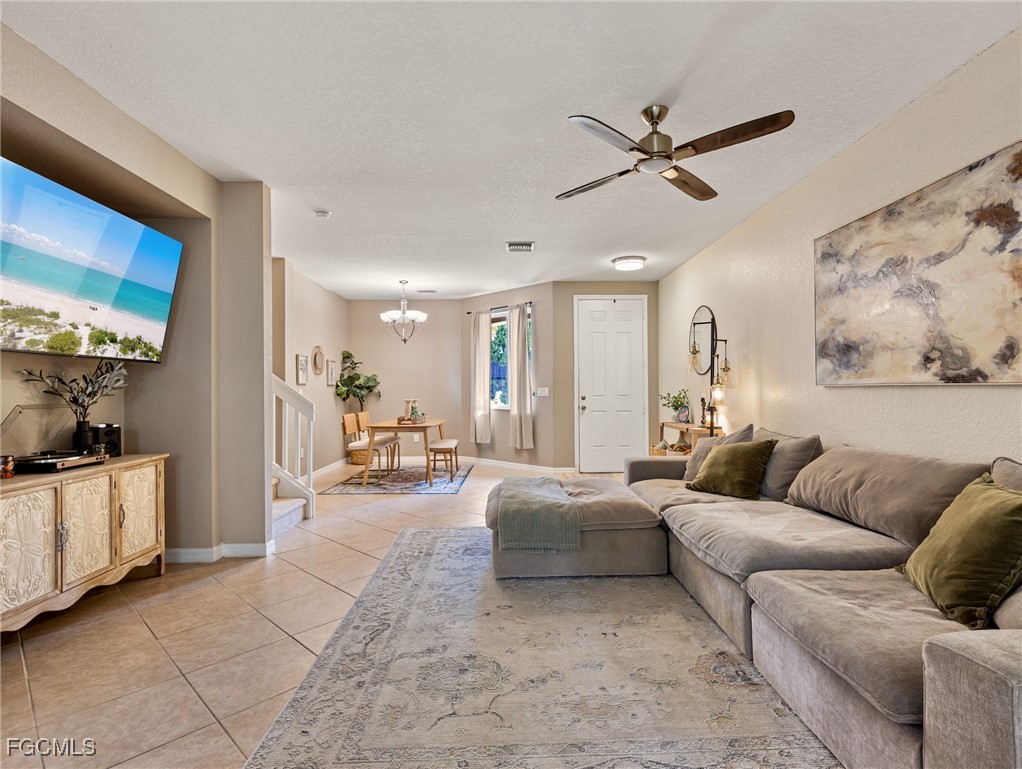 9666 Roundstone CIR