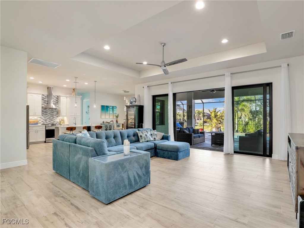 225 SW 42nd TER