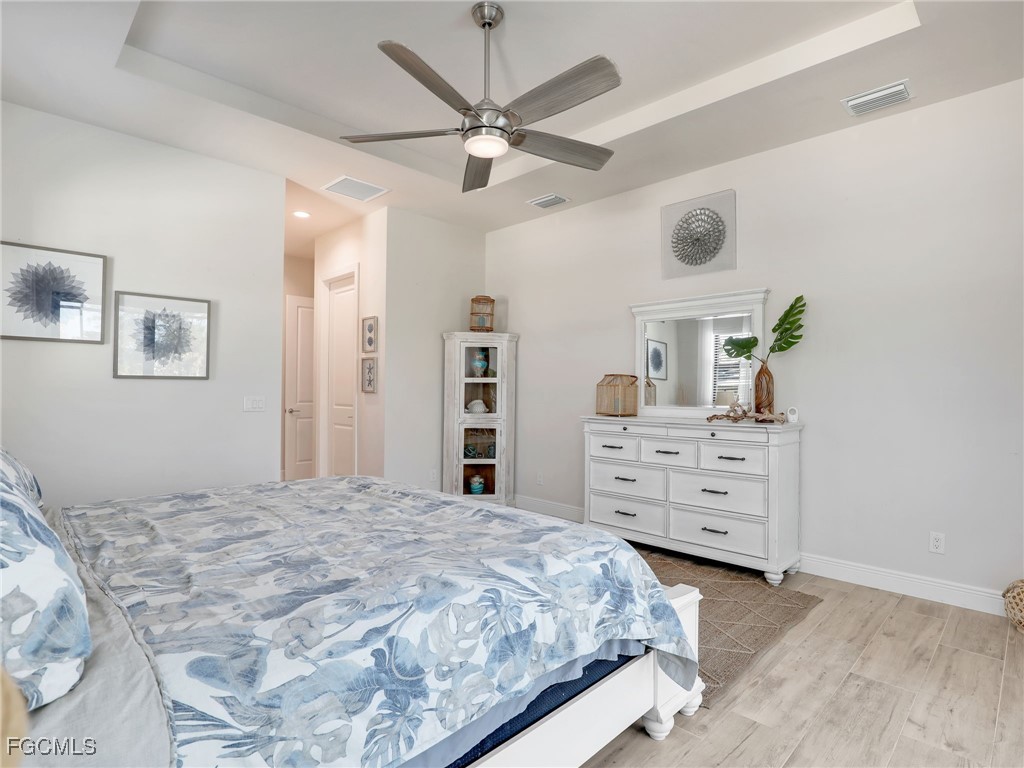 225 SW 42nd TER