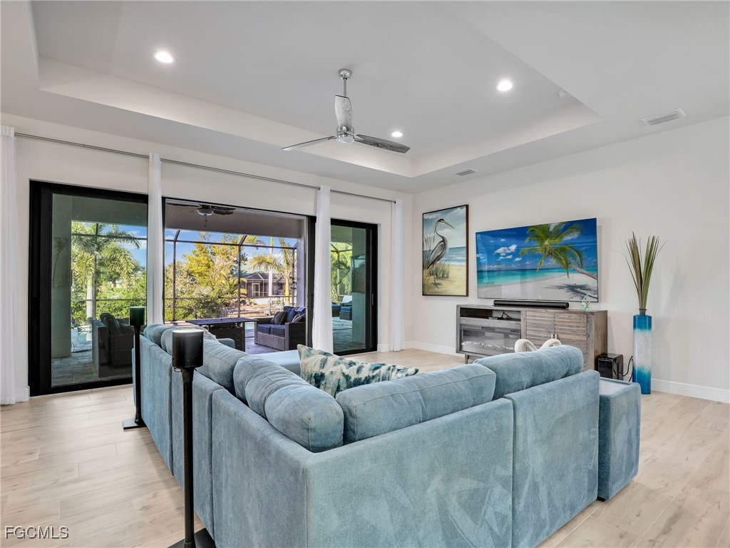 225 SW 42nd TER