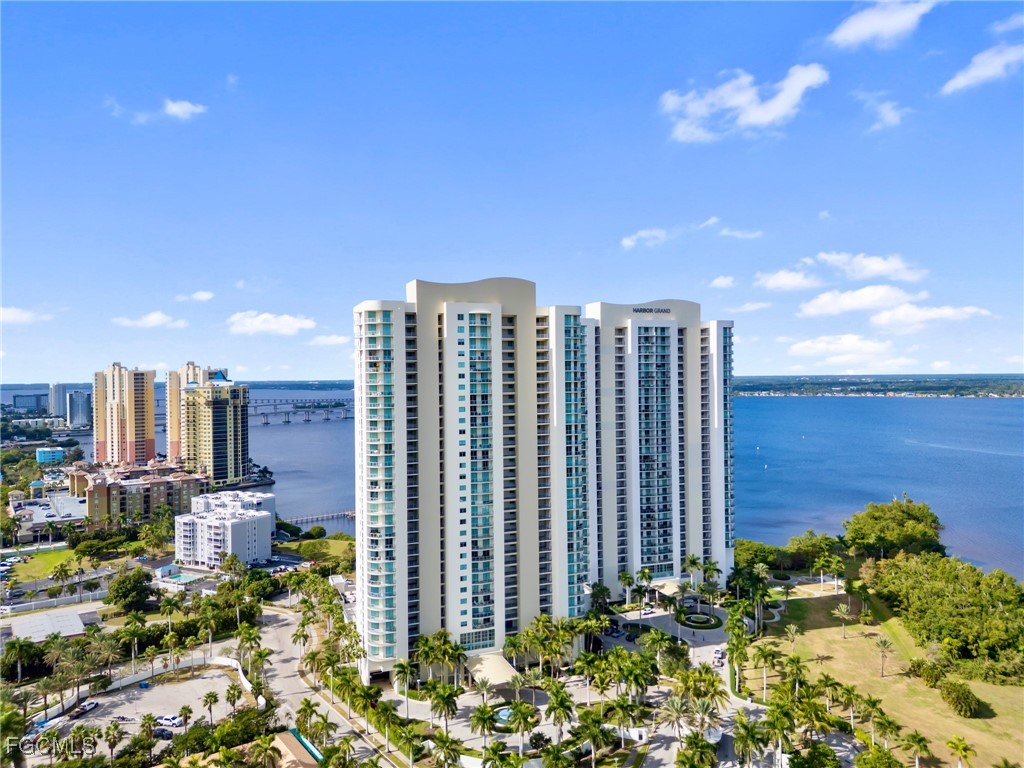 3000 Oasis Grand BLVD 1206