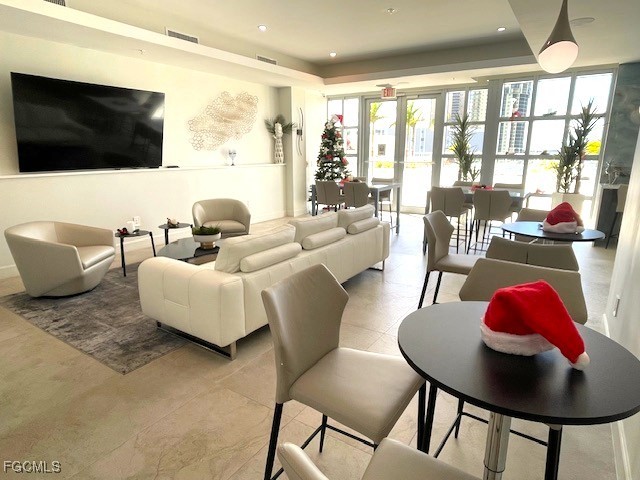 3000 Oasis Grand BLVD 1206