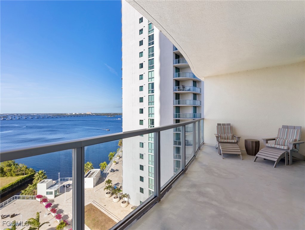 3000 Oasis Grand BLVD 1206
