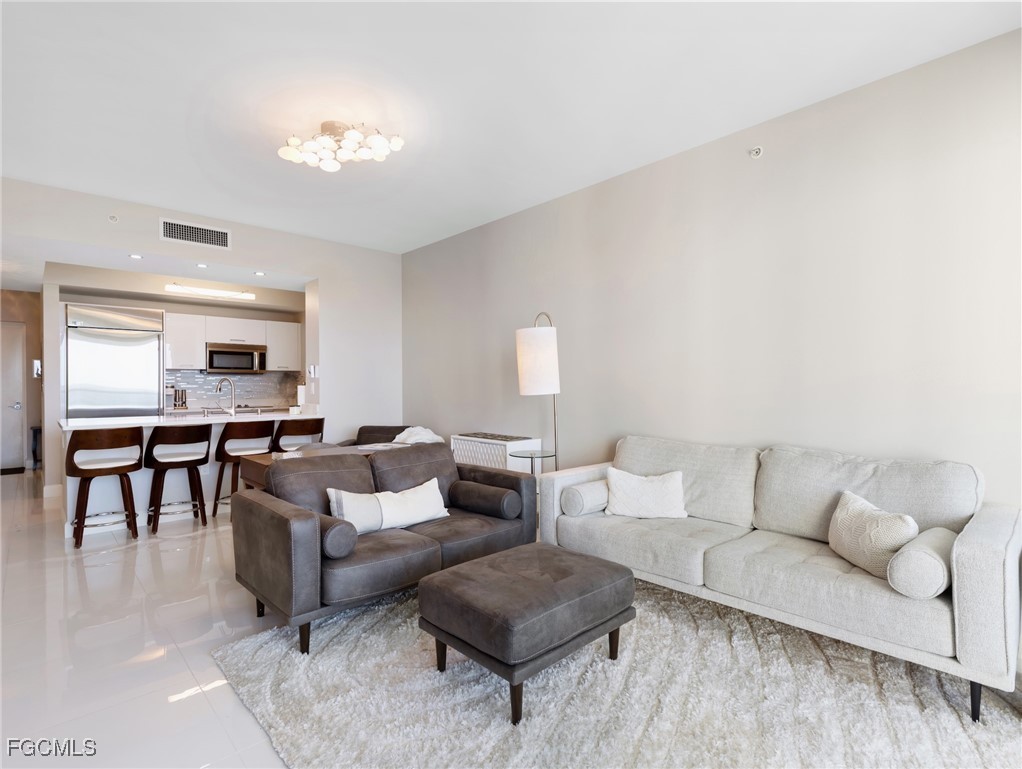 3000 Oasis Grand BLVD 1206