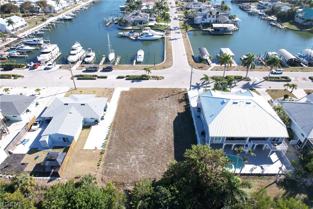 12110/12112 Siesta DR