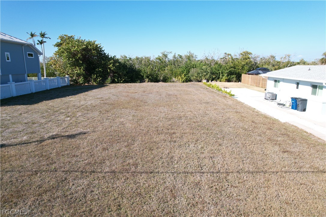 12110/12112 Siesta DR