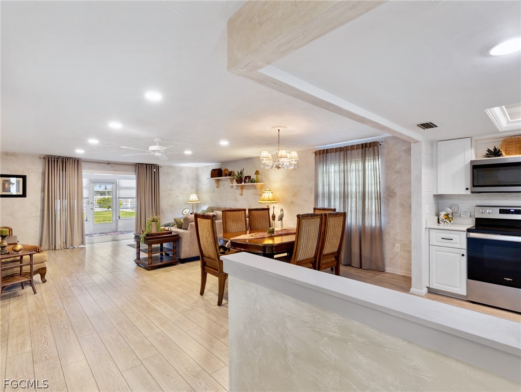 5560 Trellis LN