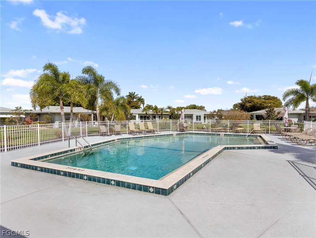 5560 Trellis LN