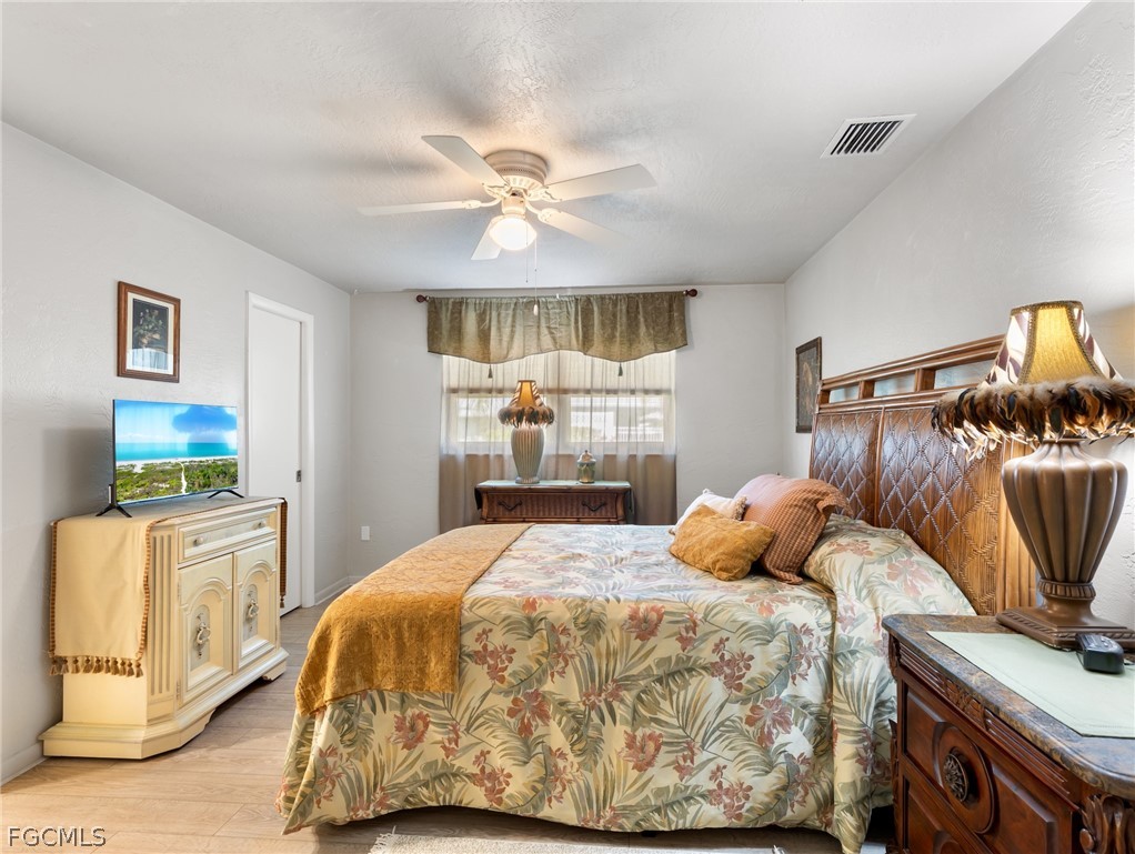 5560 Trellis LN