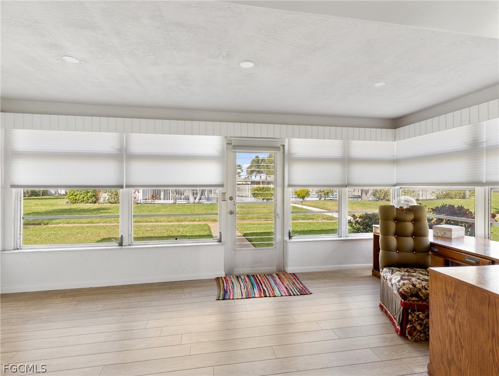5560 Trellis LN