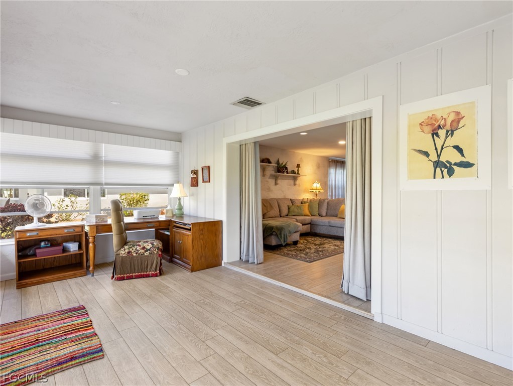 5560 Trellis LN