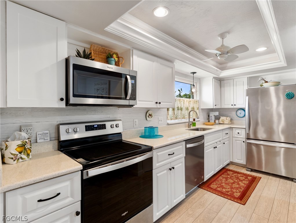 5560 Trellis LN