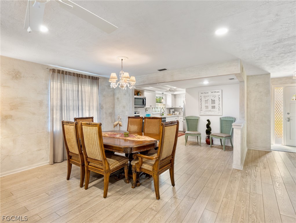5560 Trellis LN