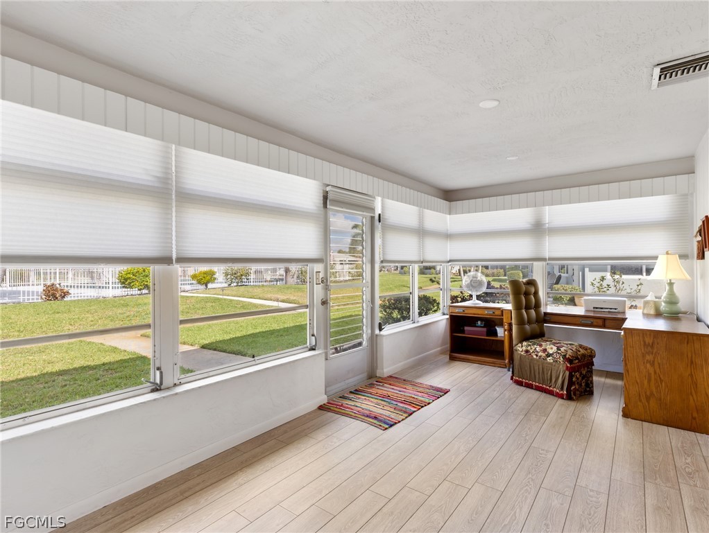 5560 Trellis LN