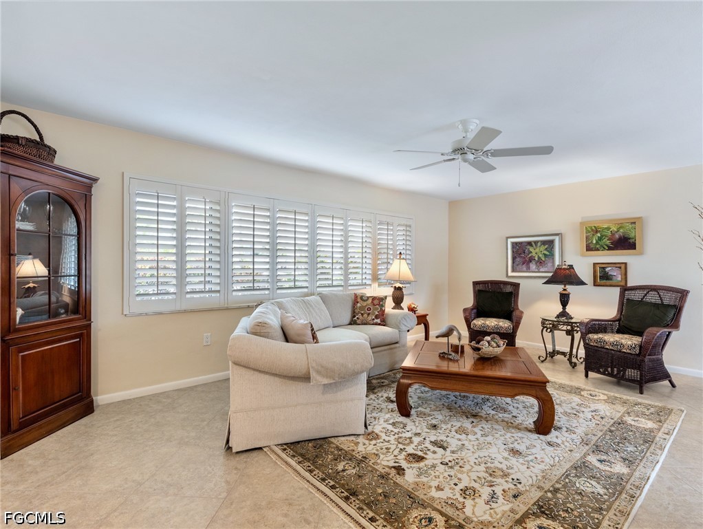 392 Snow DR