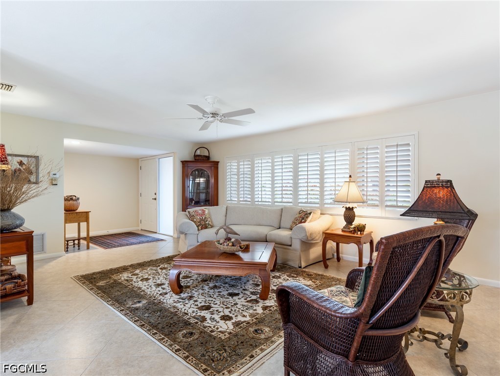 392 Snow DR