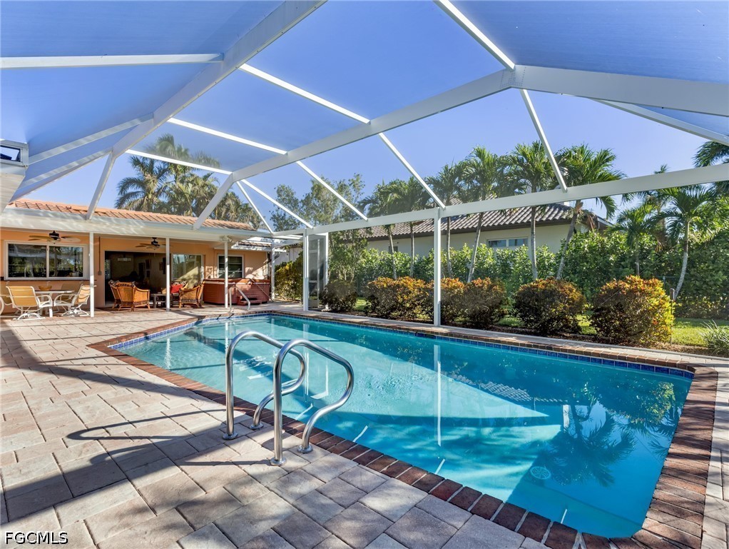 392 Snow DR