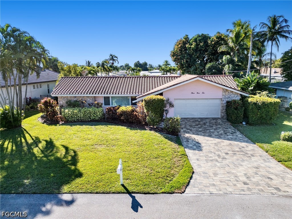392 Snow DR