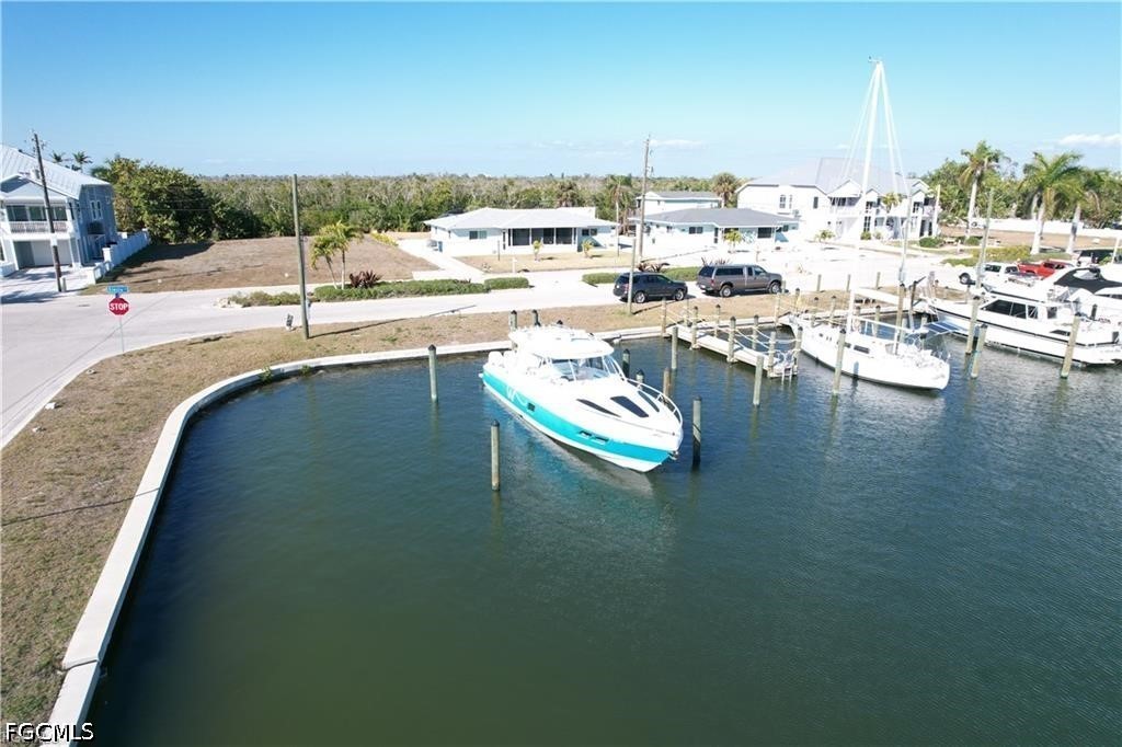 12110/12112 Siesta DR