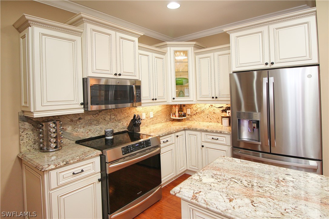 15790 Caloosa Creek CIR