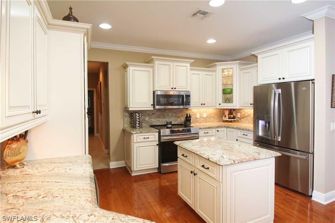 15790 Caloosa Creek CIR
