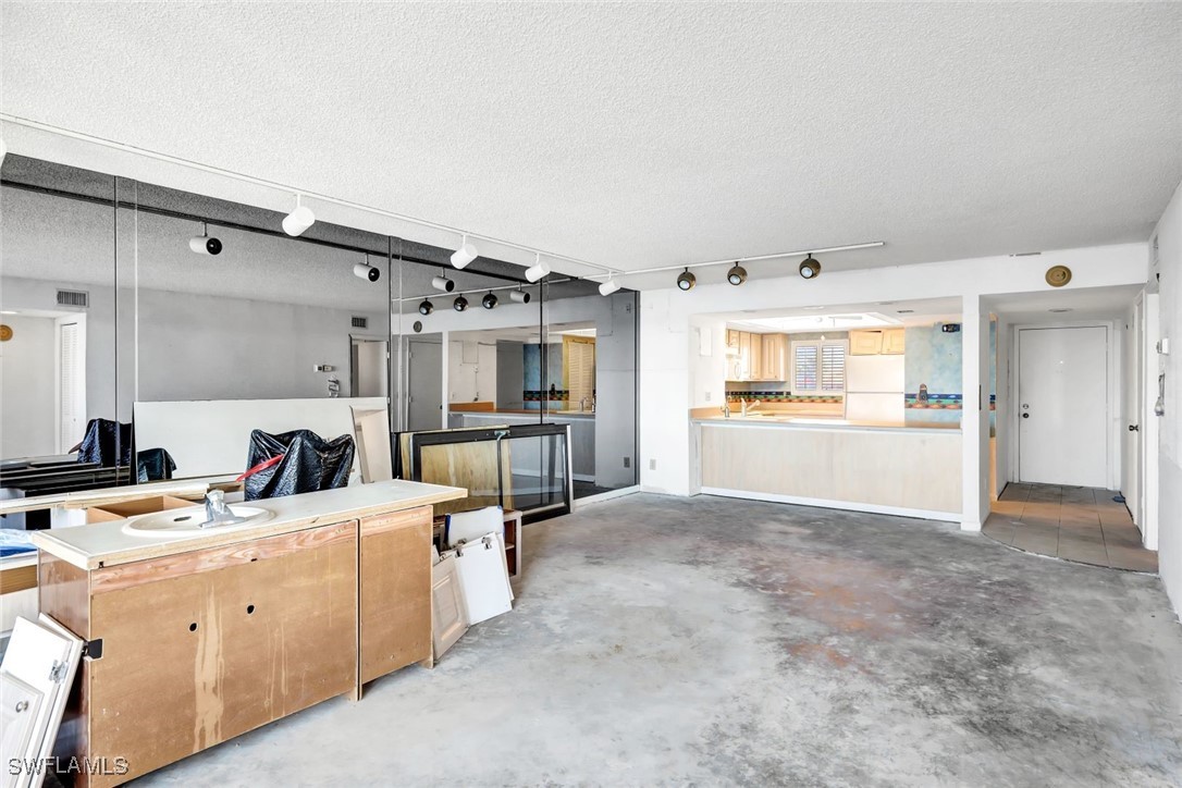 15021 Punta Rassa RD 403