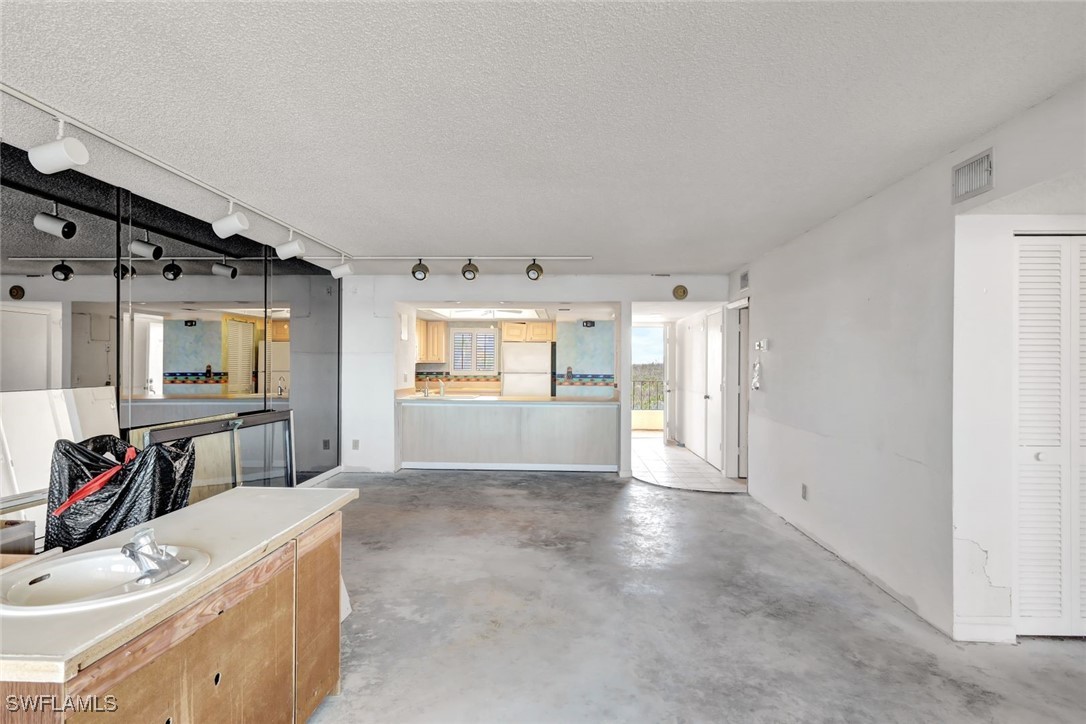 15021 Punta Rassa RD 403