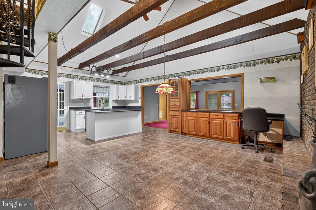 15 HOWARD DRIVE