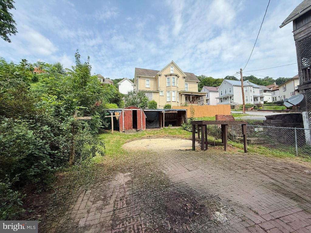 1109 Lincoln Ave