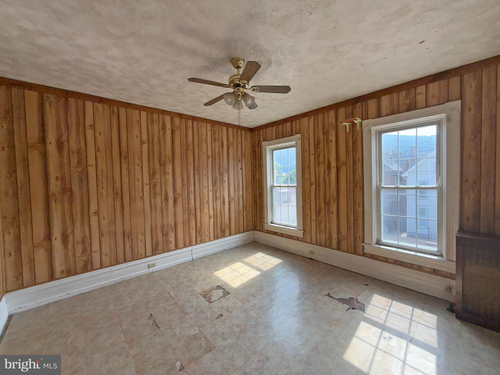 1109 Lincoln Ave