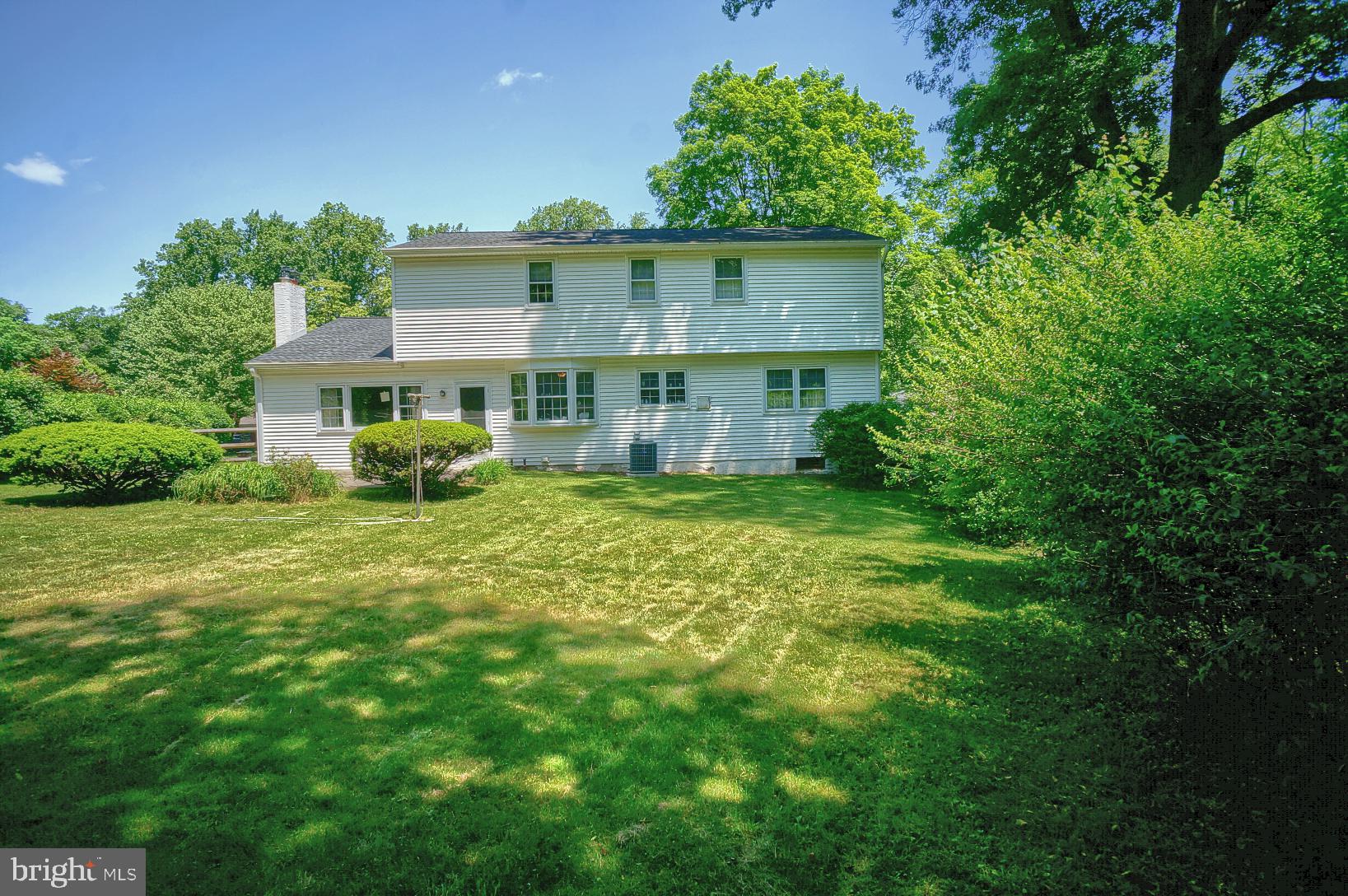 1185 University Dr