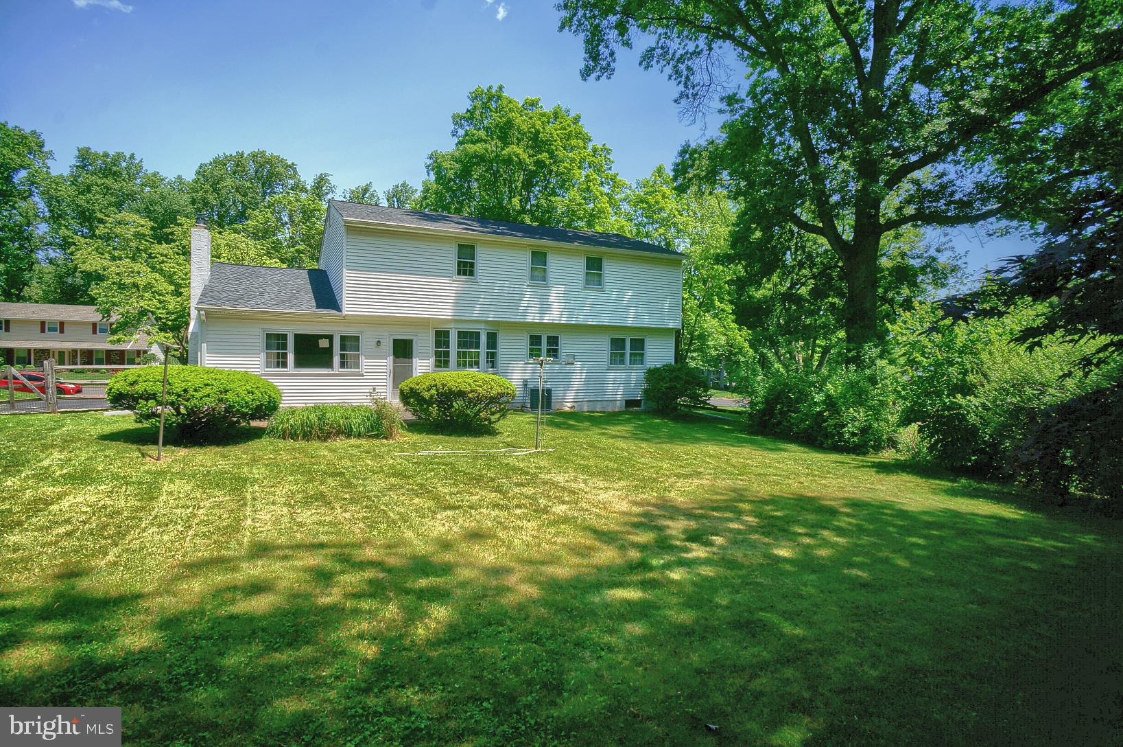1185 University Dr