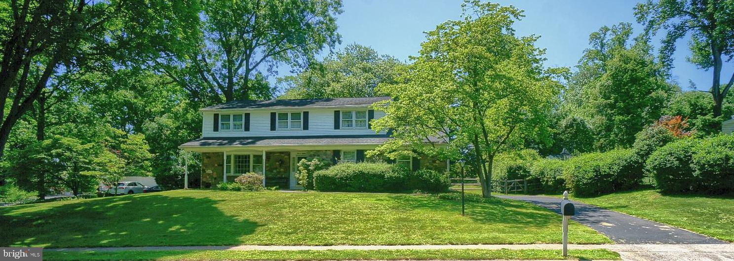 1185 University Dr