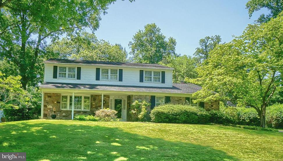 1185 University Dr