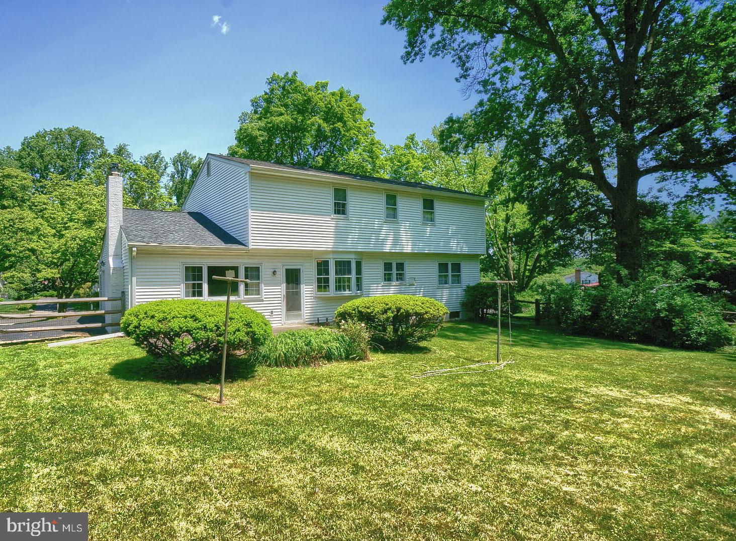 1185 University Dr
