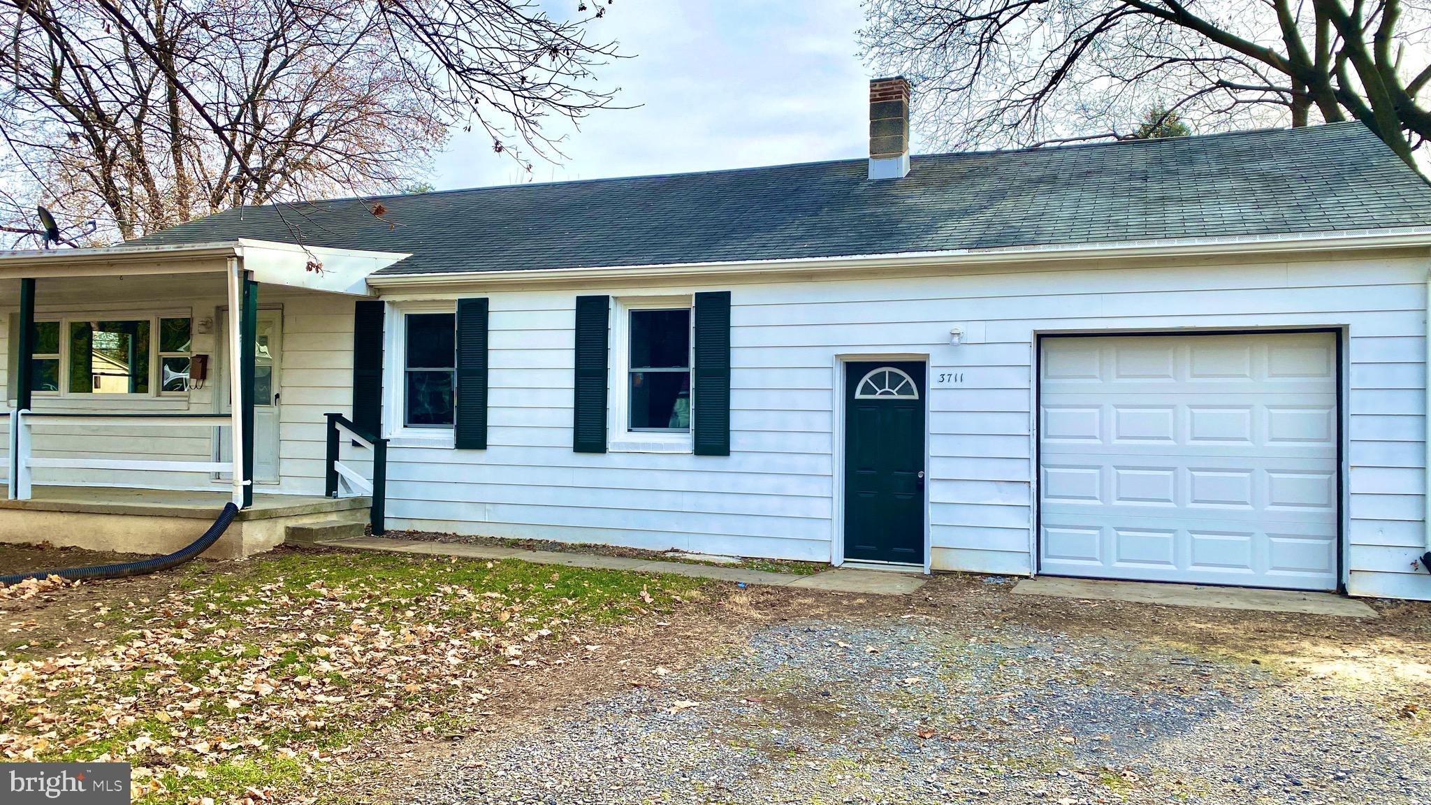 3711 Rosemont Ave