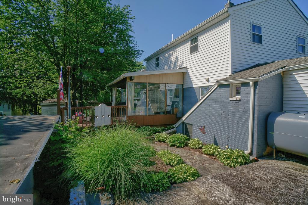 202 2nd St