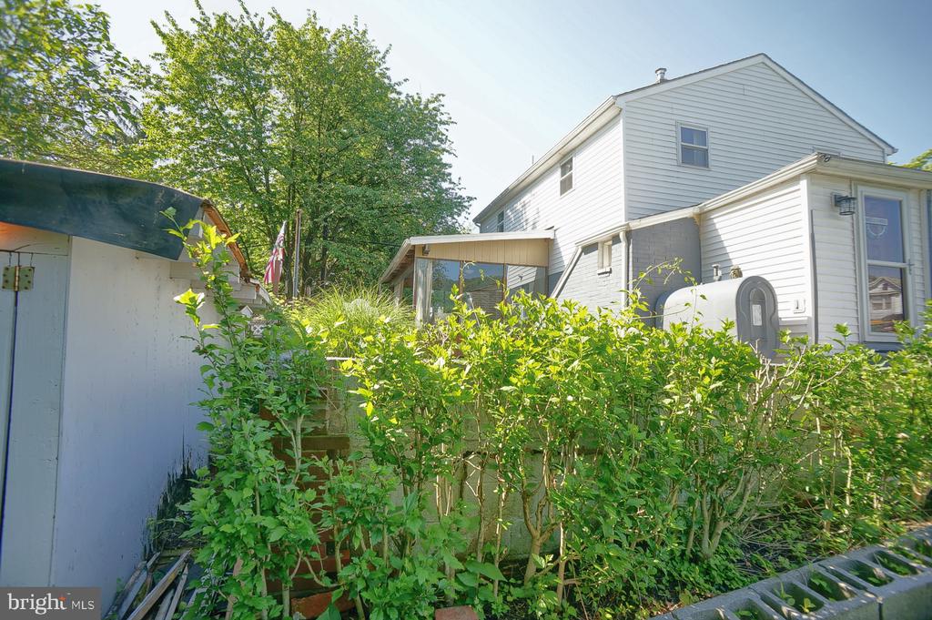 202 2nd St