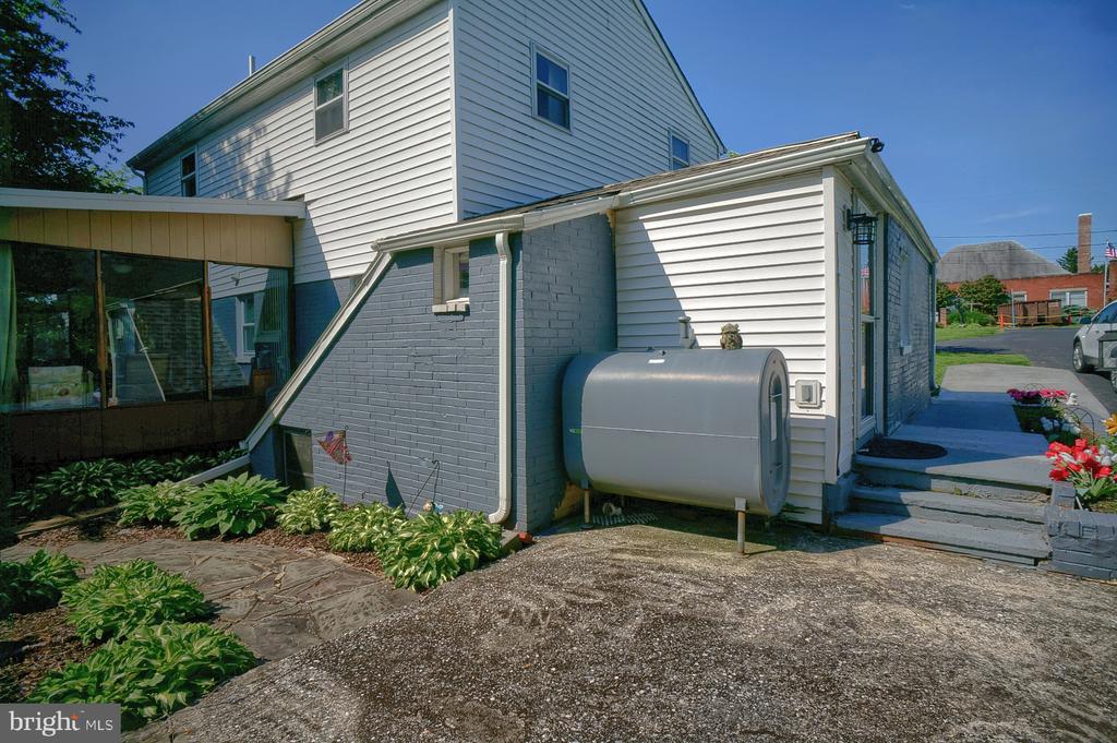 202 2nd St