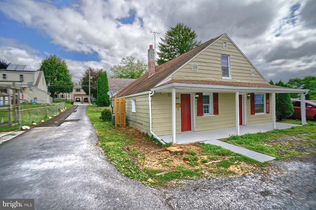 249 8th Ave