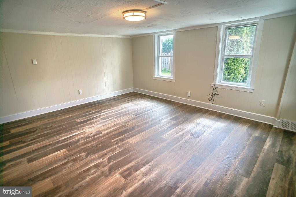 249 8th Ave