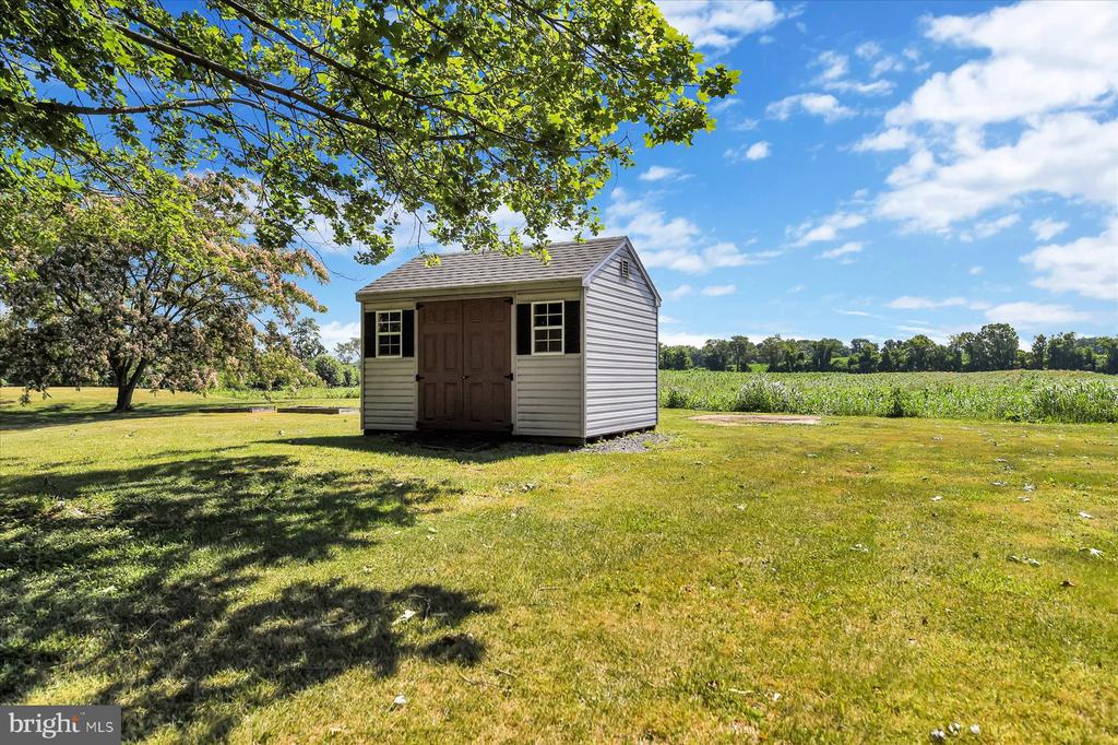 887 Mount Rock Rd