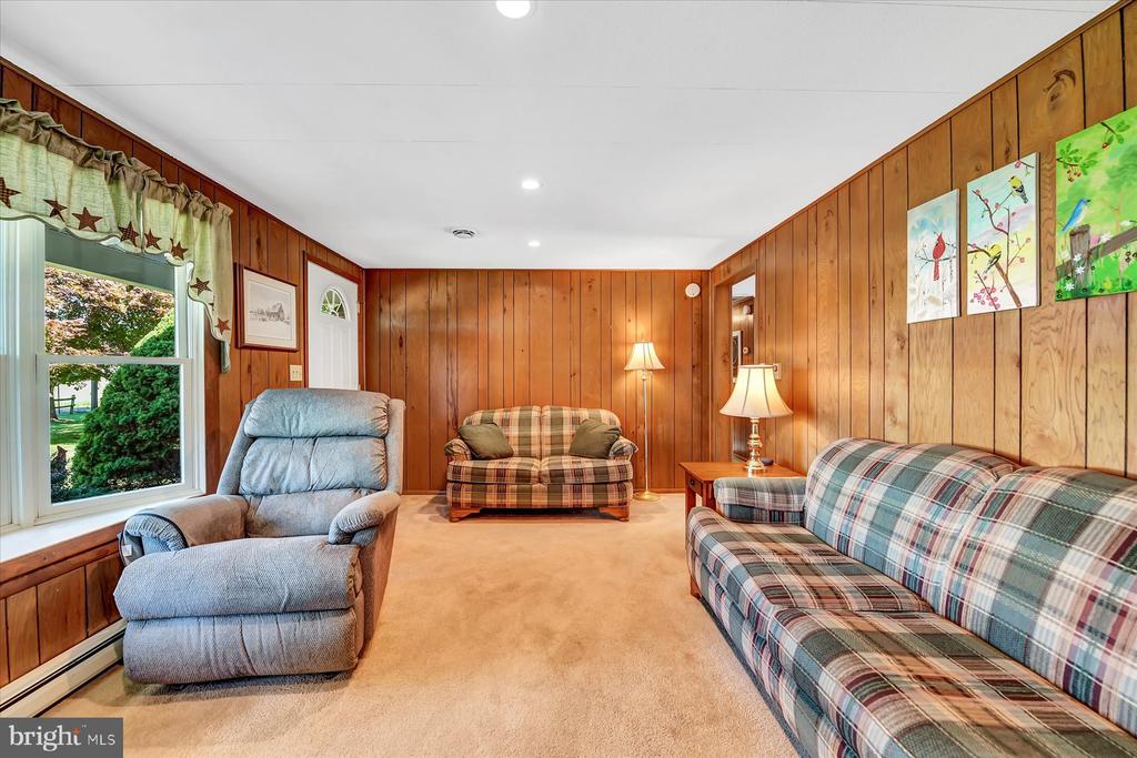 887 Mount Rock Rd