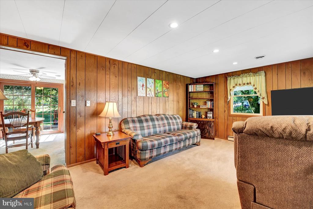 887 Mount Rock Rd