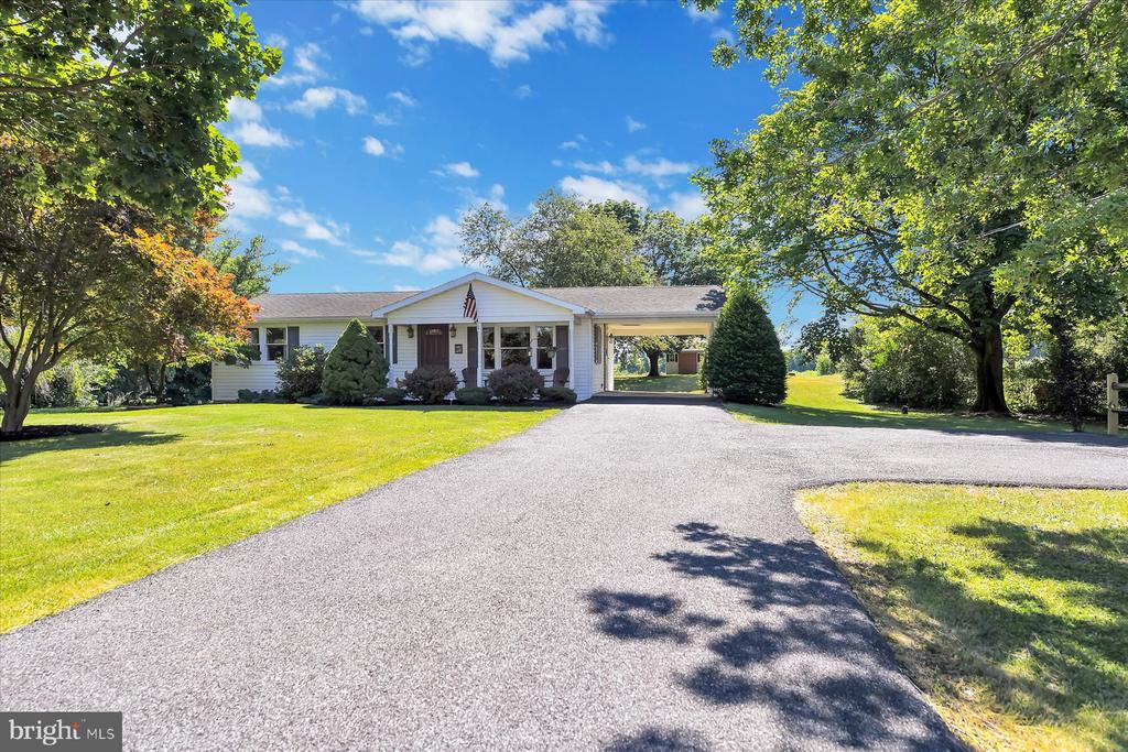 887 Mount Rock Rd