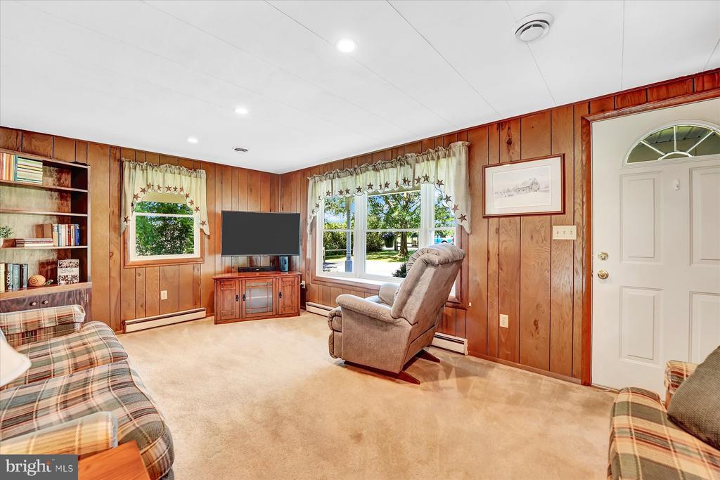 887 Mount Rock Rd