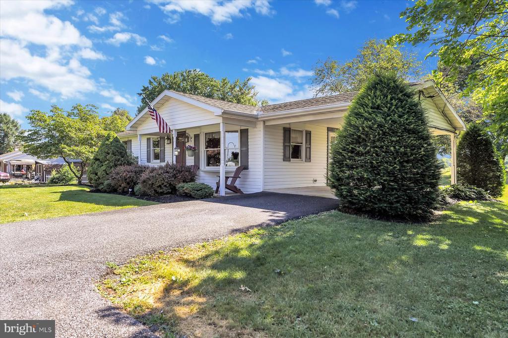 887 Mount Rock Rd