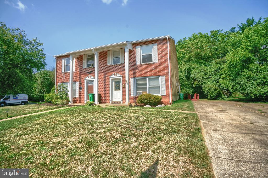 275 W Ridge St