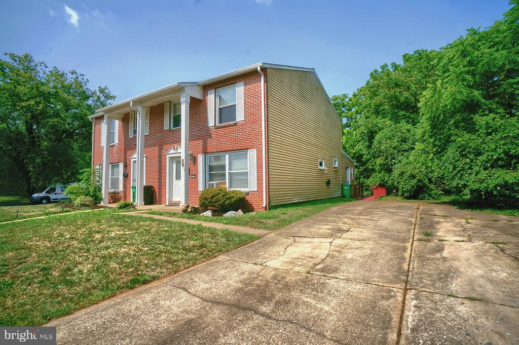 275 W Ridge St